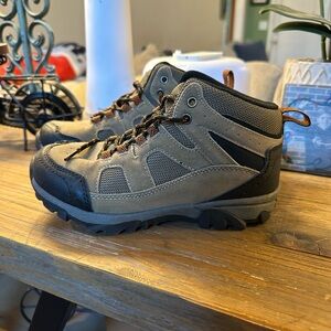 Boy’s Ozark Trail boots